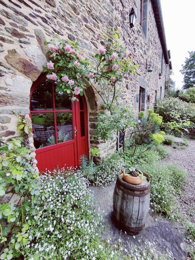 Manoir Le Courtillon Bed & Breakfast 4*