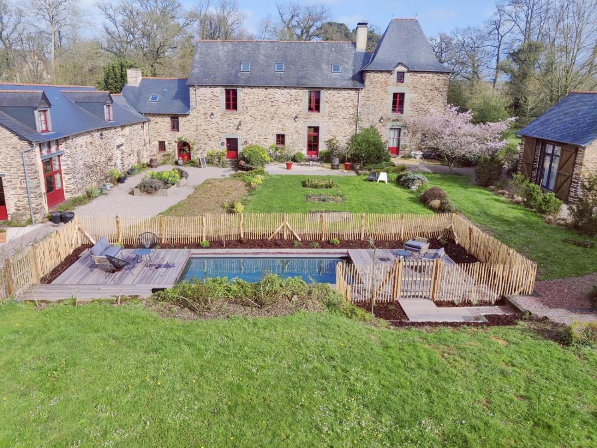 Manoir Le Courtillon Bed & Breakfast